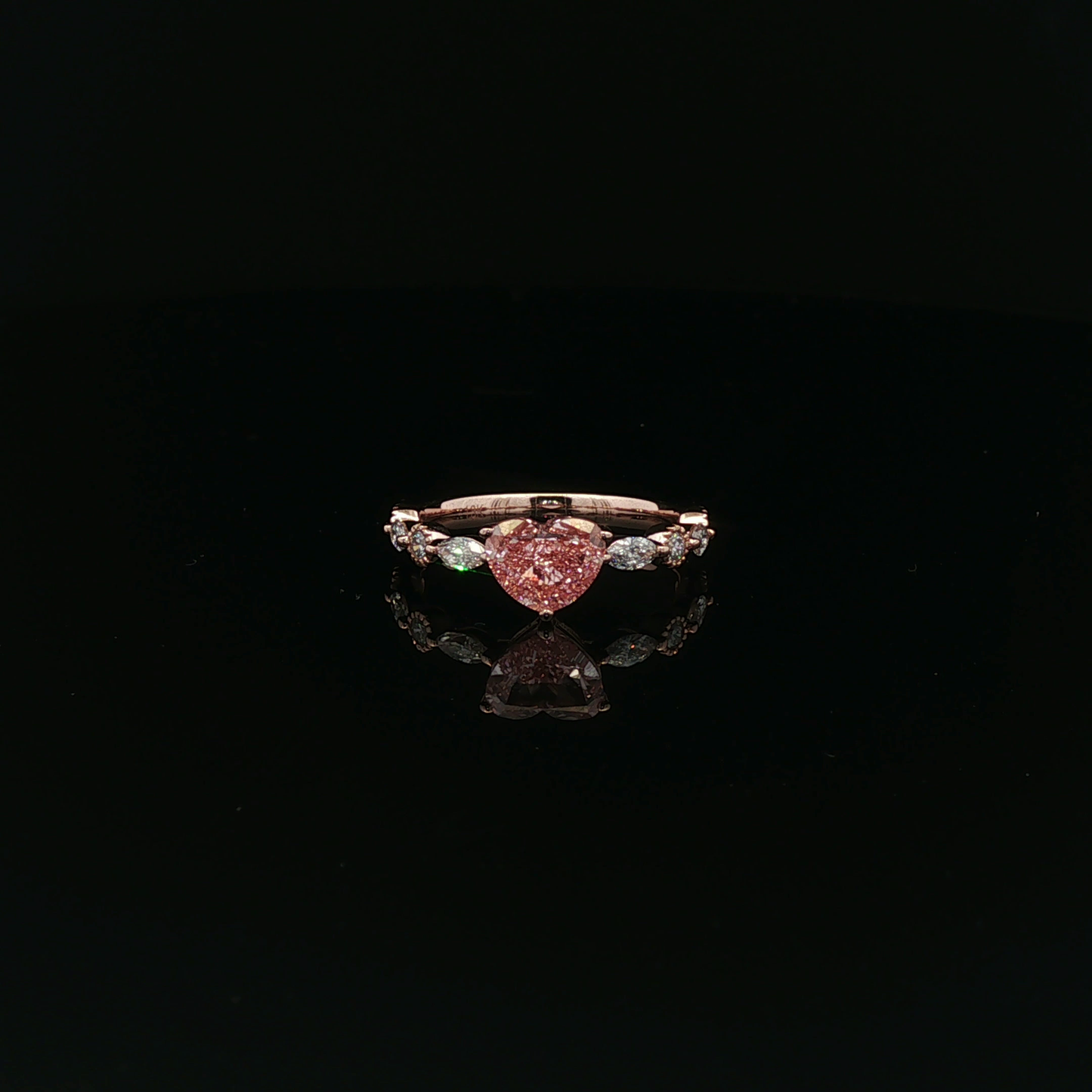 IGI Heart 1.12ct Fancy Vivid Pink 18k R