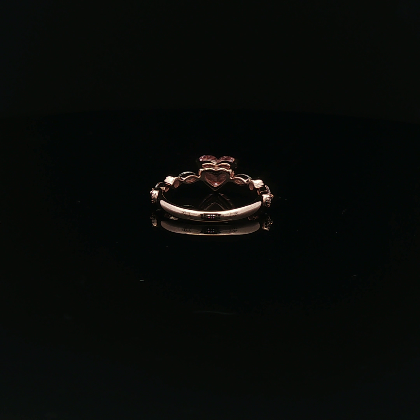 IGI Heart 1.12ct Fancy Vivid Pink 18k R