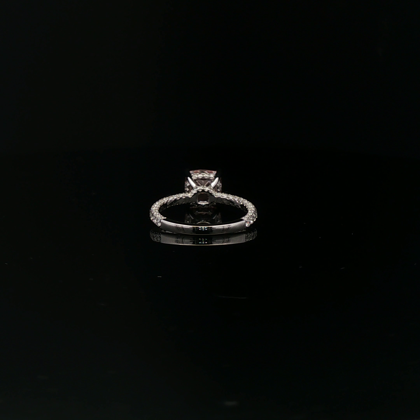 IGI Square Cushion  2.64ct Fancy Vivid Pink VS1 - 17,500$ HKD