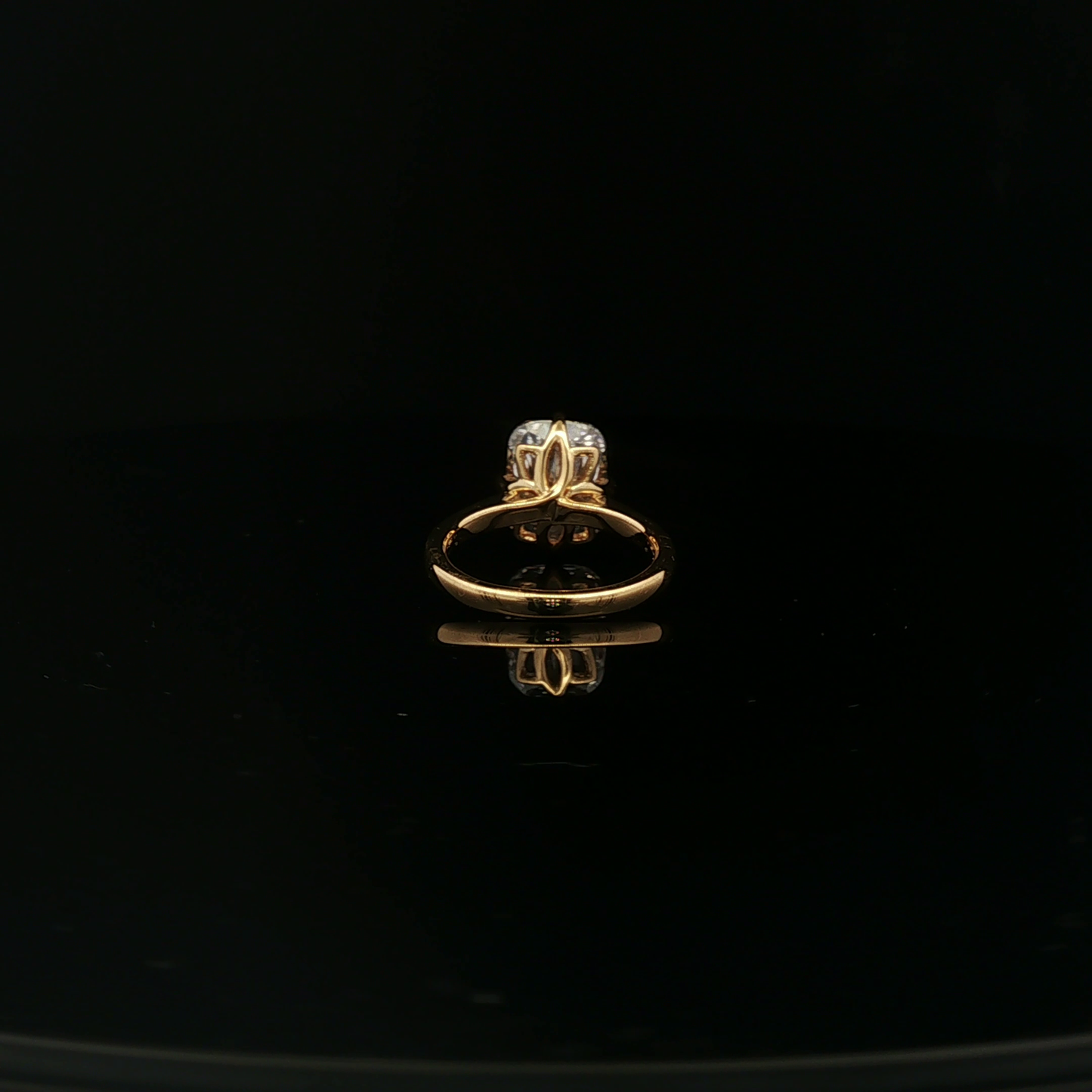 IGI Cushion 3.50ct 18ky
