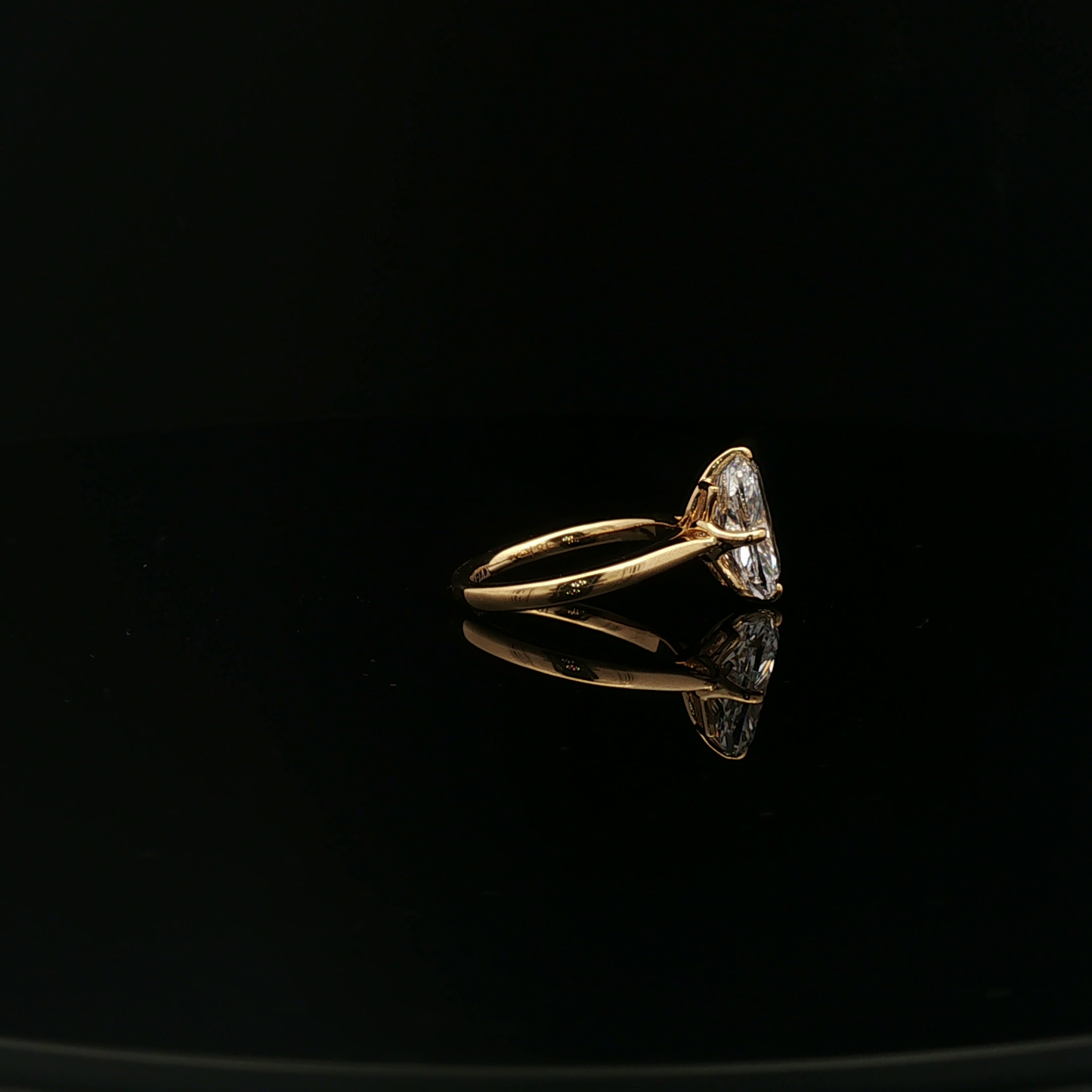 IGI Cushion 3.50ct 18ky