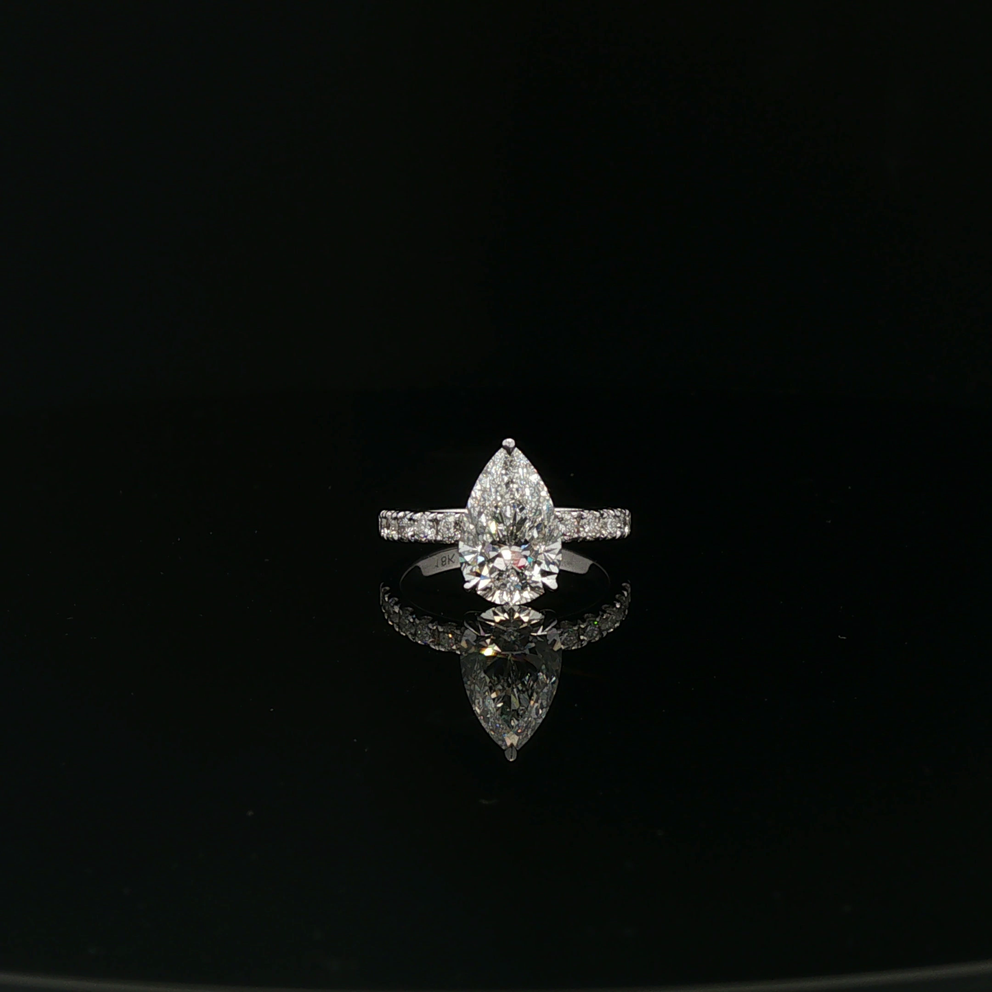 IGI Pear 2.55ct D VVS2 18KW