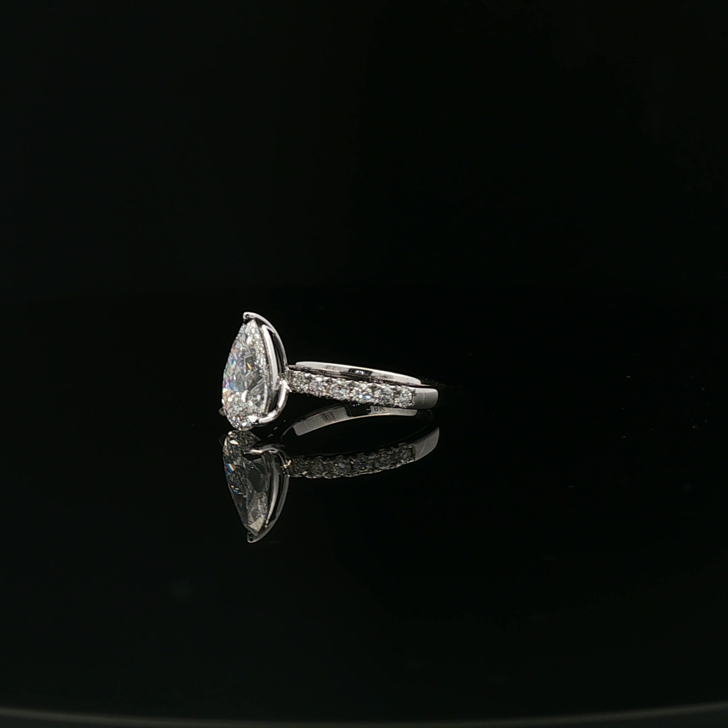 IGI Pear 2.55ct D VVS2 18KW