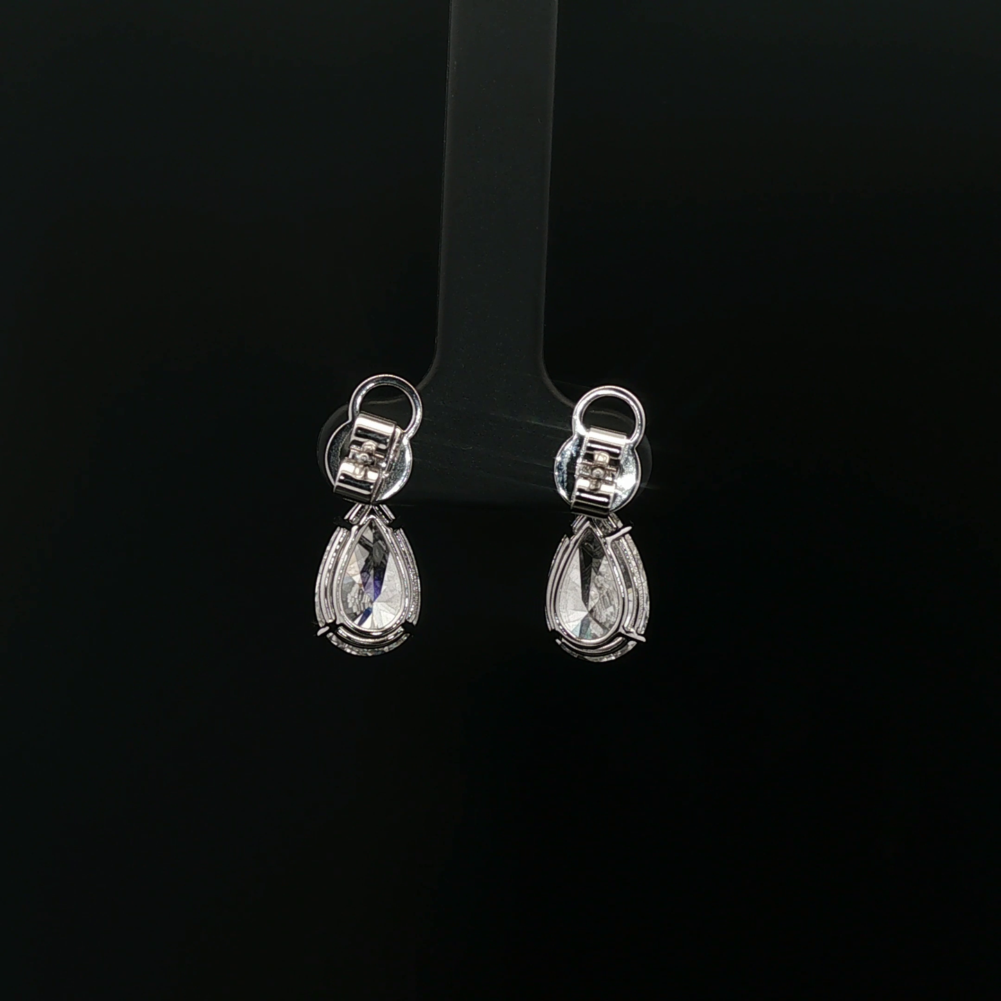 IGI Pear 3ct D VS + 0.33ct RD Hanging Earrings 18kw