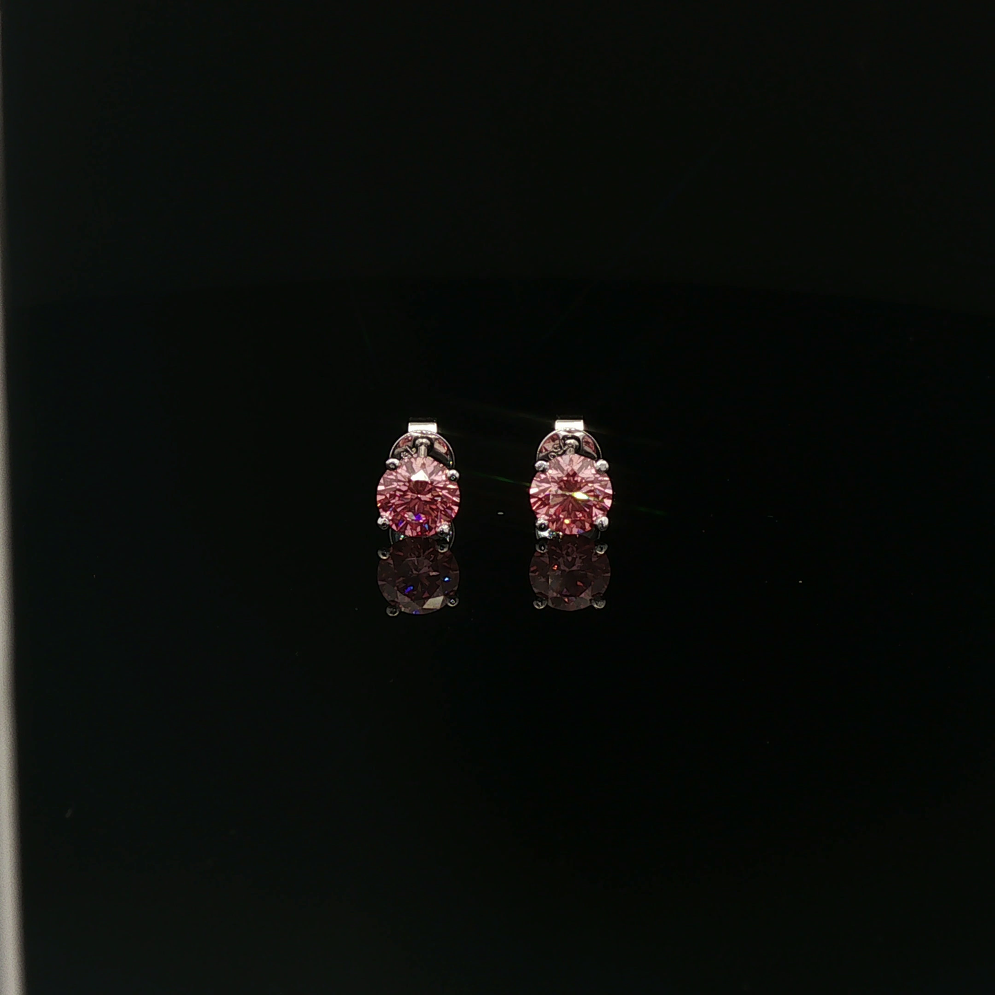 IGI Round 1ct Fancy Vivid Pink VVS - 11,900$ HKD