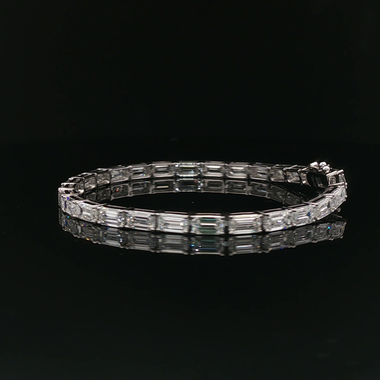 Emerald 0.30ct Each - 19,900$ HKD