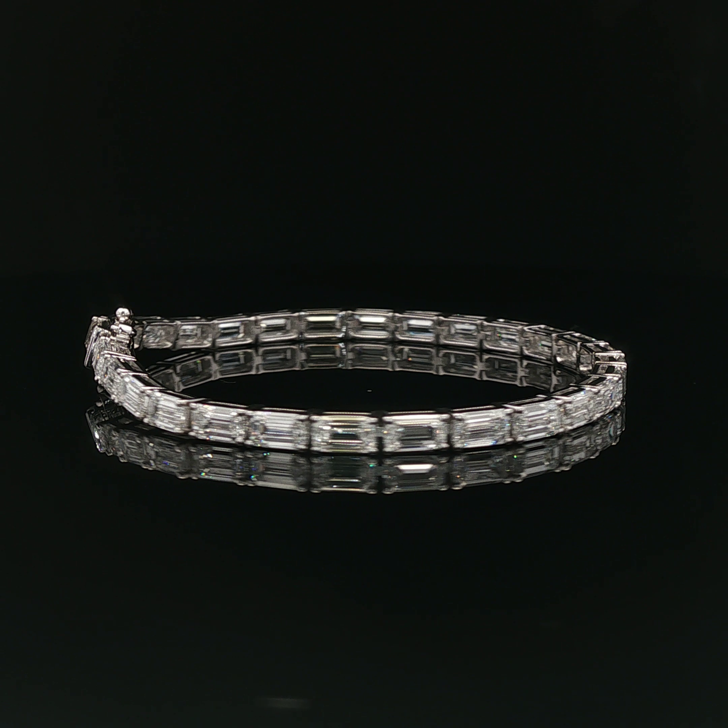 Emerald 0.30ct Each - 19,900$ HKD