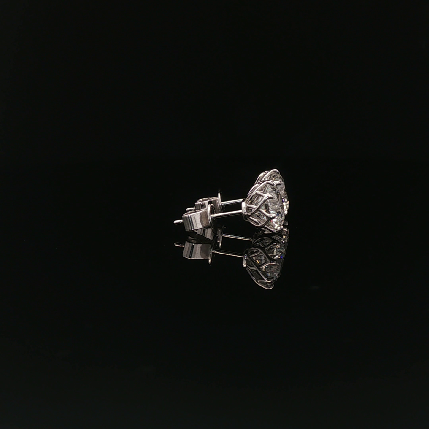 IGI RD 1.50ct+1.52ct D VVS2 18k/w