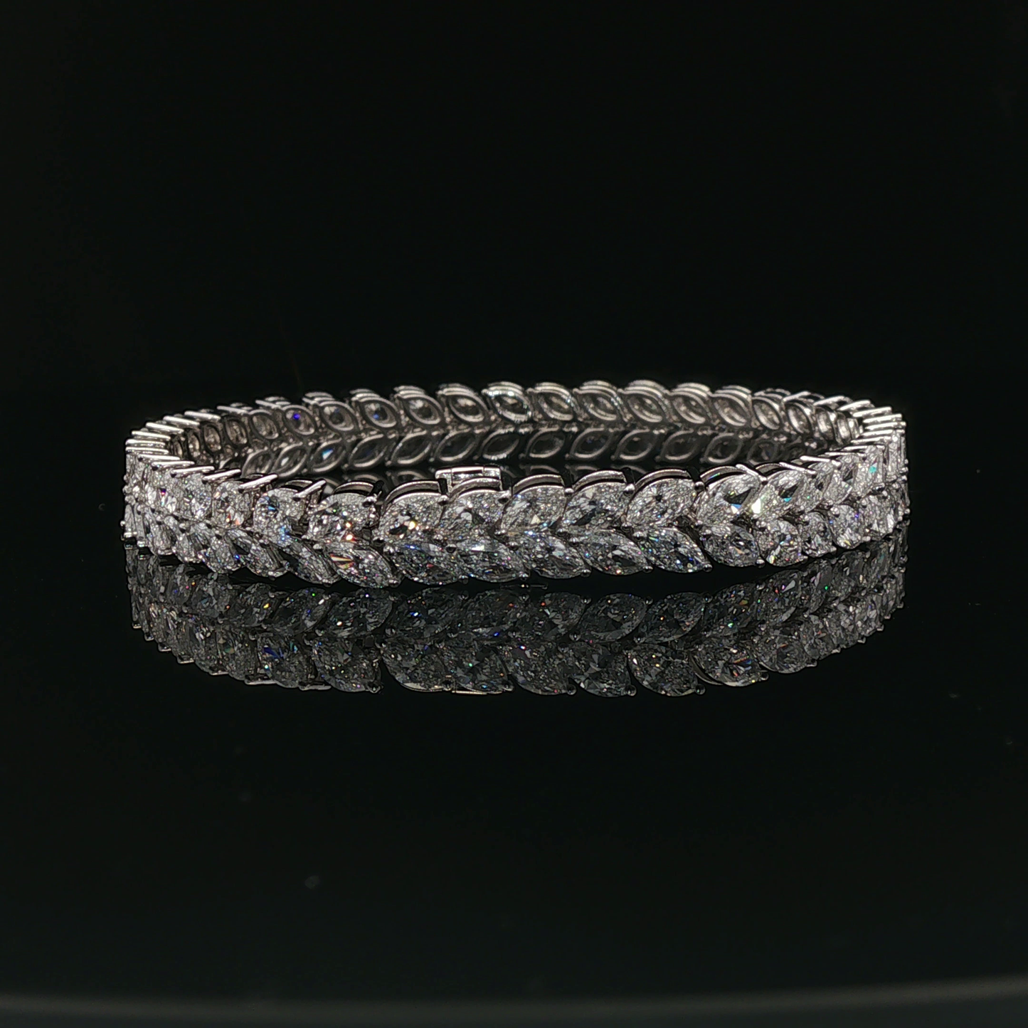 Marquise  0.10ct Each - 29,900$ HKD