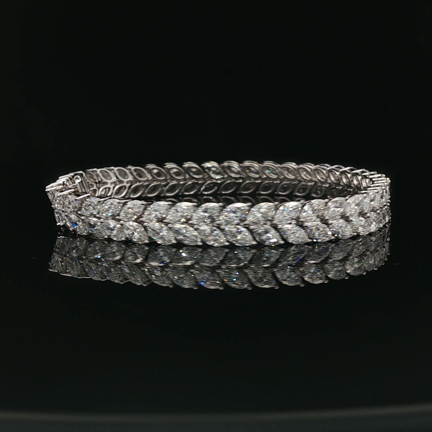 Marquise  0.10ct Each - 29,900$ HKD