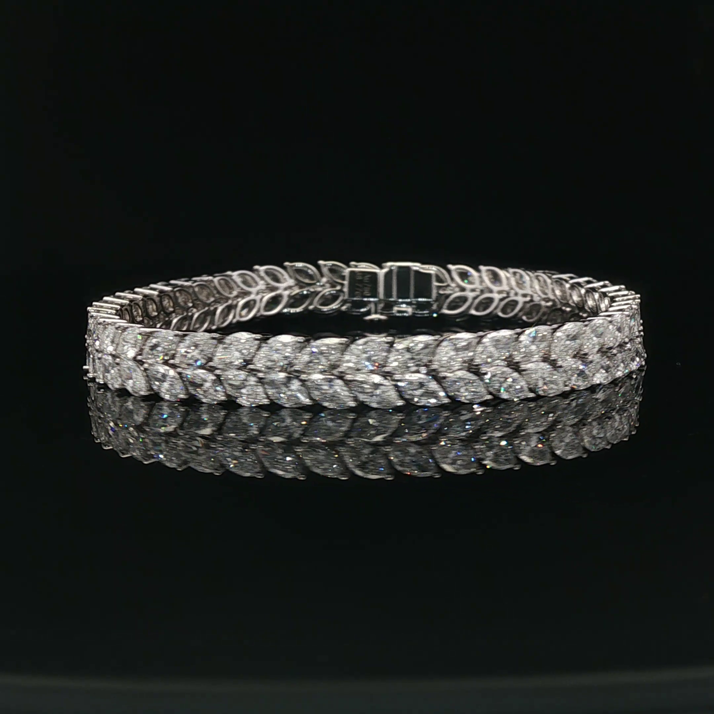 Marquise  0.10ct Each - 29,900$ HKD