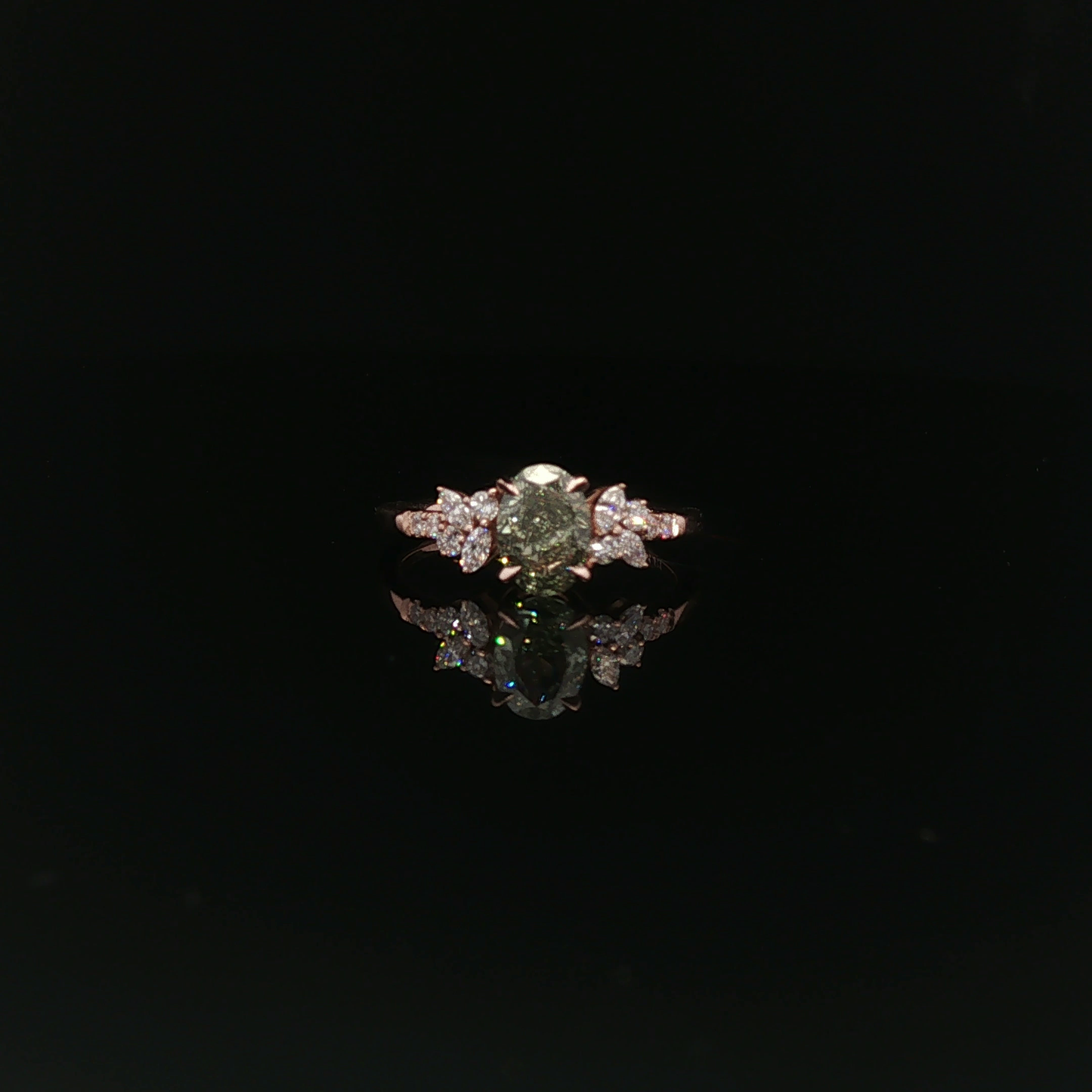 IGI Oval 1.08ct Fancy Vivid Green VS1 - 12,900$ HKD