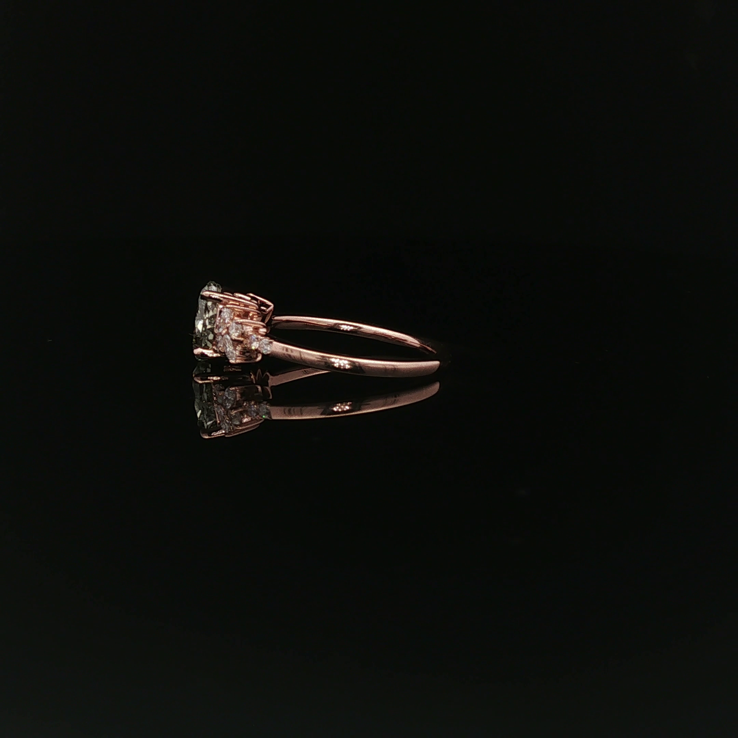 IGI Oval 1.08ct Fancy Vivid Green VS1 - 12,900$ HKD