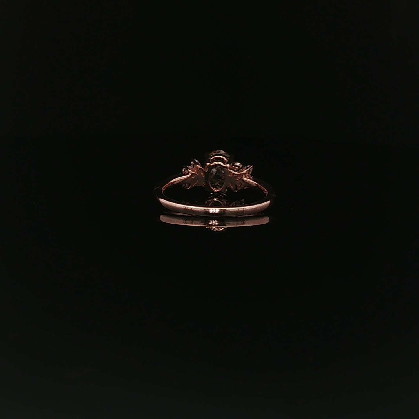 IGI Oval 1.08ct Fancy Vivid Green VS1 - 12,900$ HKD