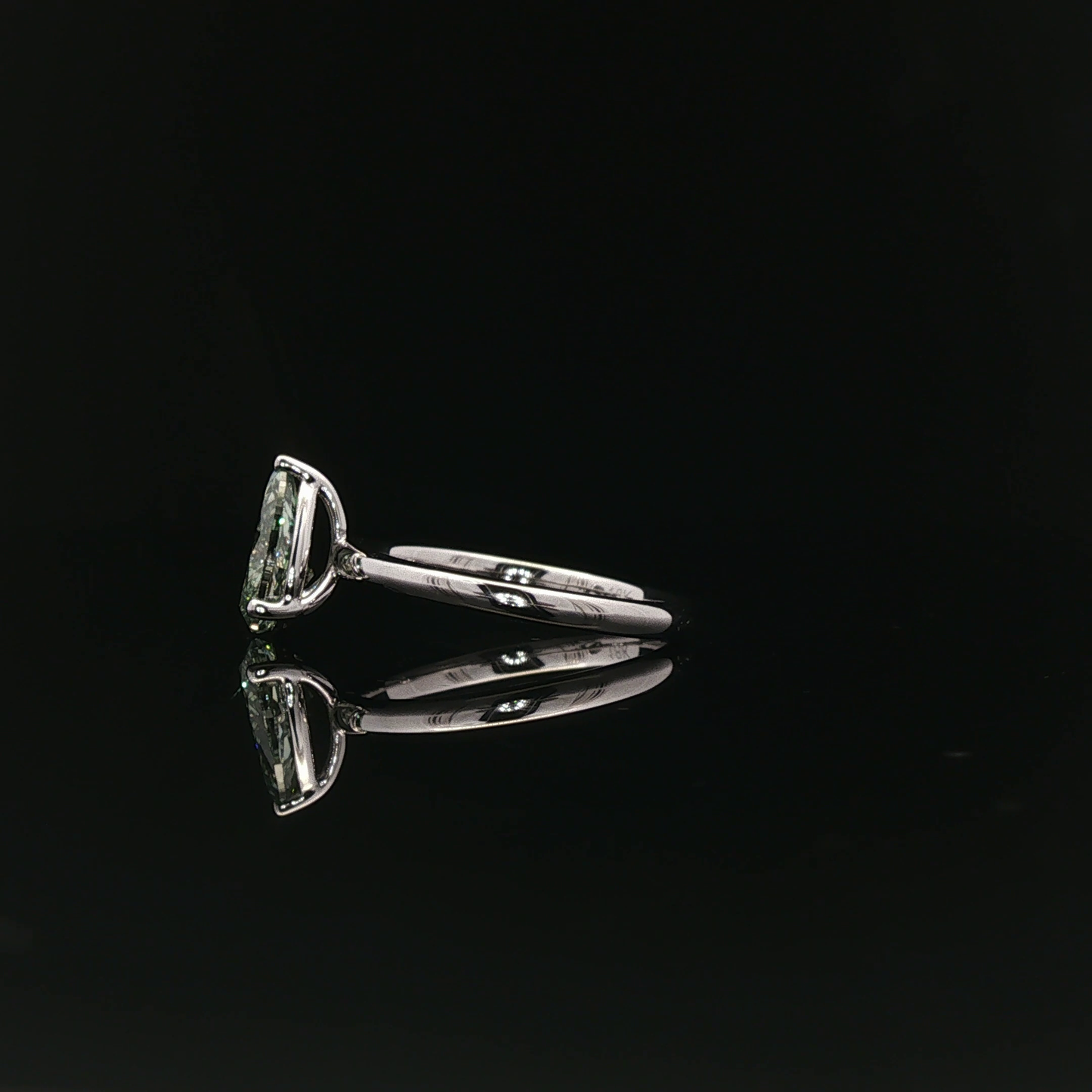 IGI Pear 1.18ct  Fancy Intense Green VS1 18k/W