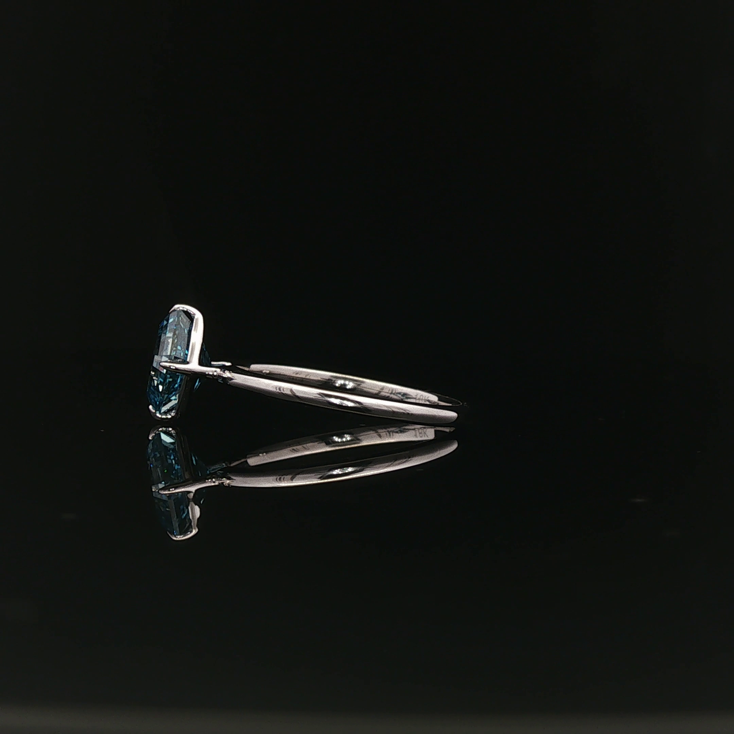 IGI Asscher 2.04ct Fancy Vivid Blue VS1 18k/W
