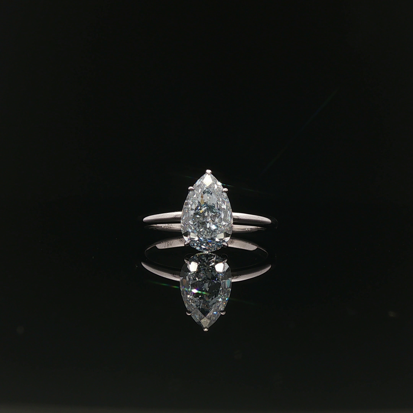 IGI PEAR 2.09ct Fancy Light Blue VVS2 18k/W