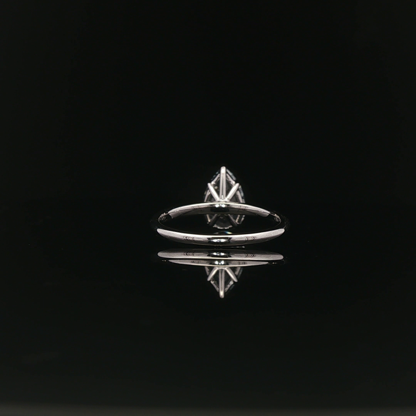 IGI PEAR 2.09ct Fancy Light Blue VVS2 18k/W