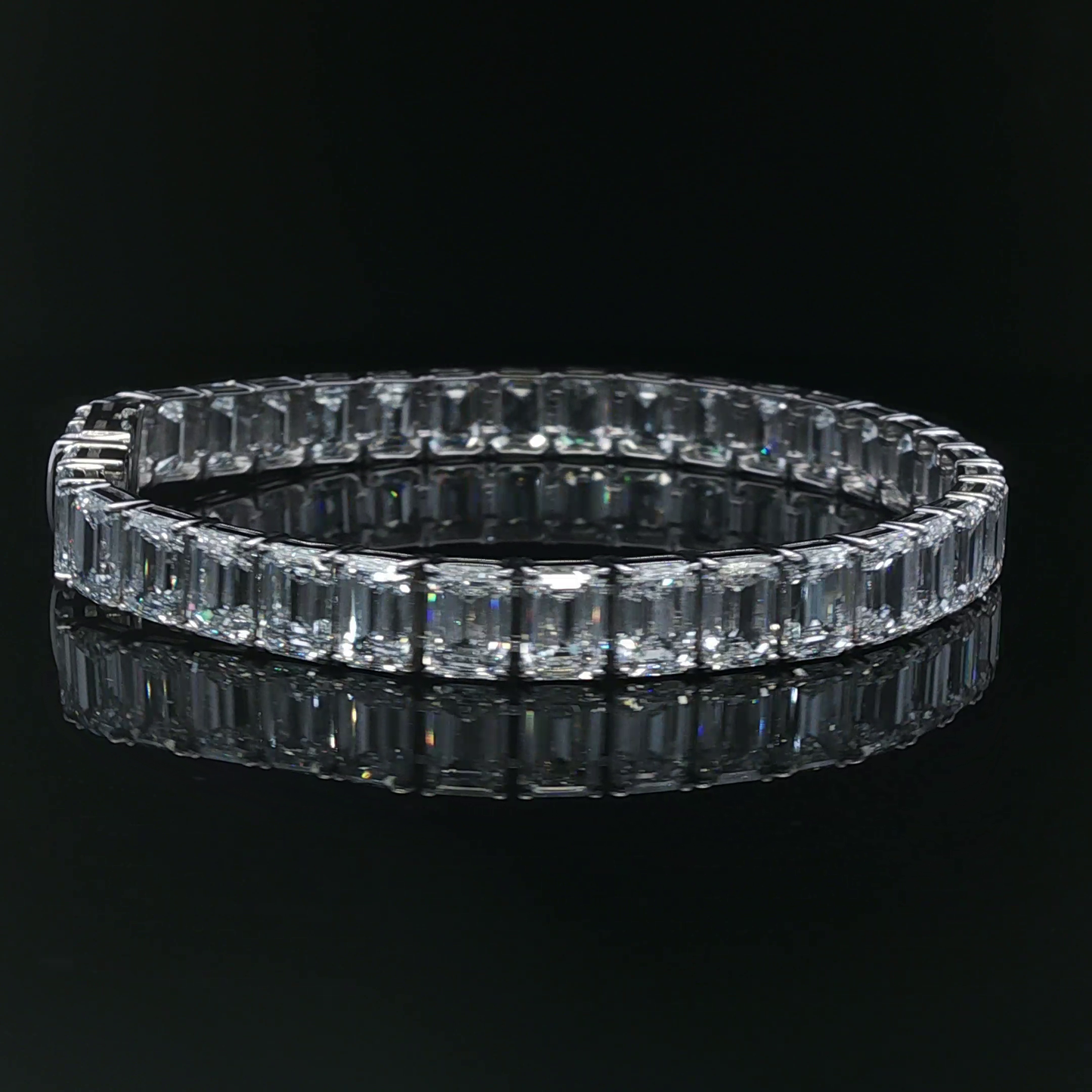 Emerald 1ct each  Tennis Bracelet in White Gold