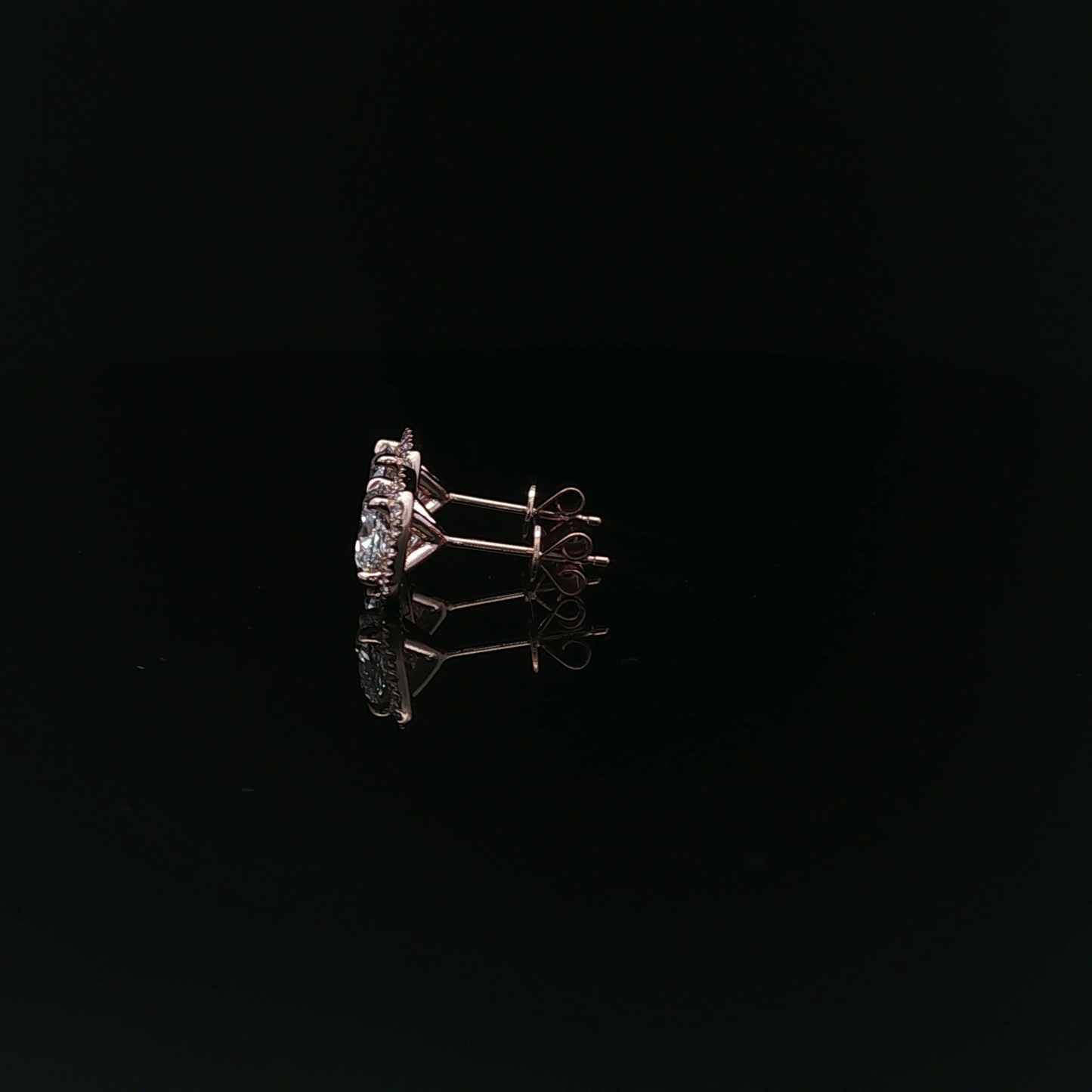 IGI Sq Cushion 1.00ct each D VVS - 11,900$ HKD