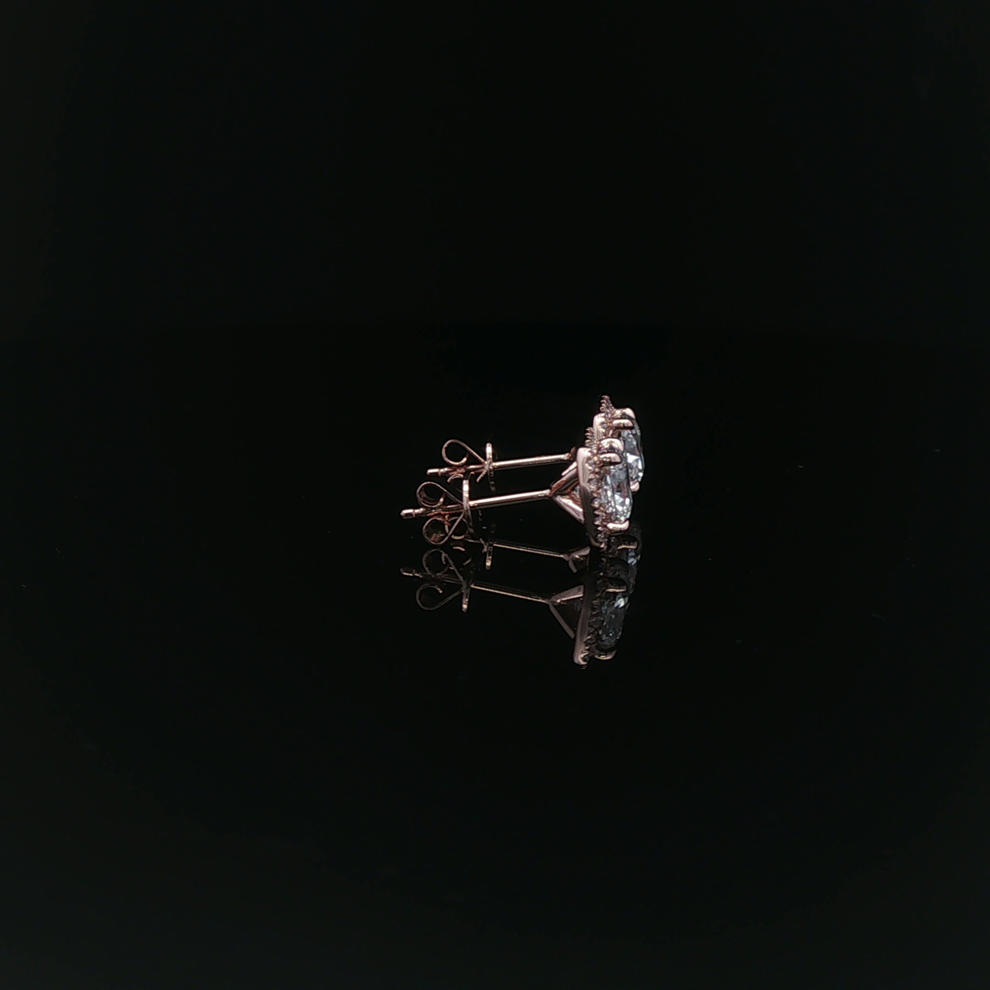 IGI Sq Cushion 1.00ct each D VVS - 11,900$ HKD