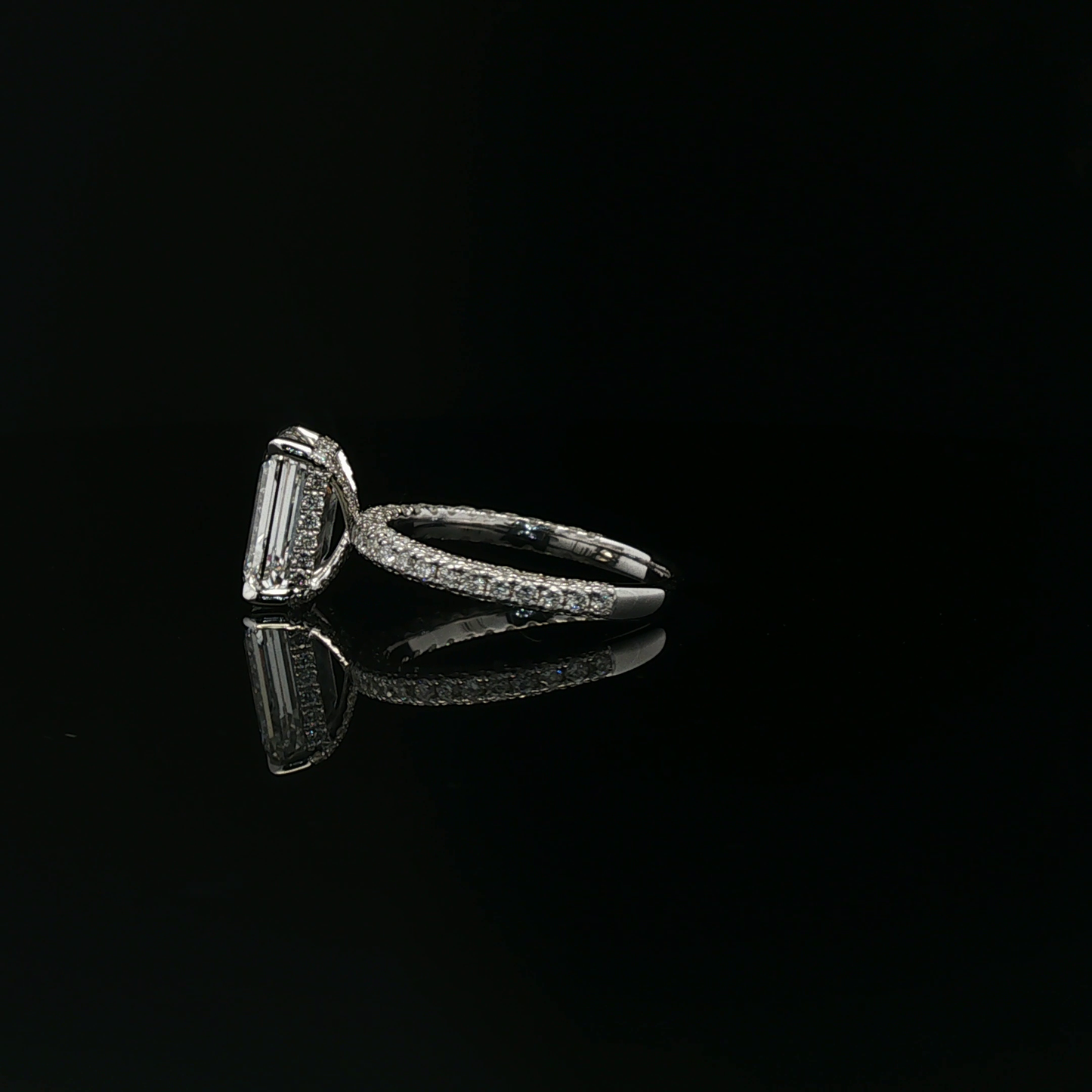 IGI Emerald 4.51ct D VS2 18k/W