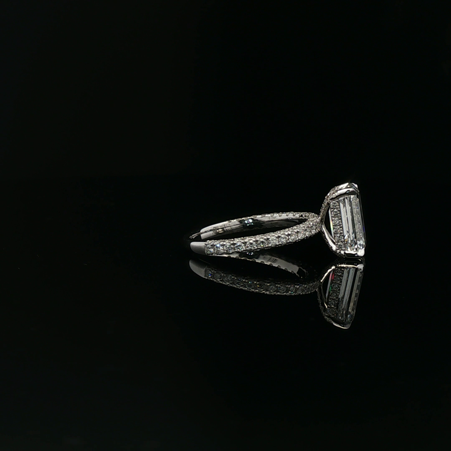 IGI Emerald 4.51ct D VS2 18k/W