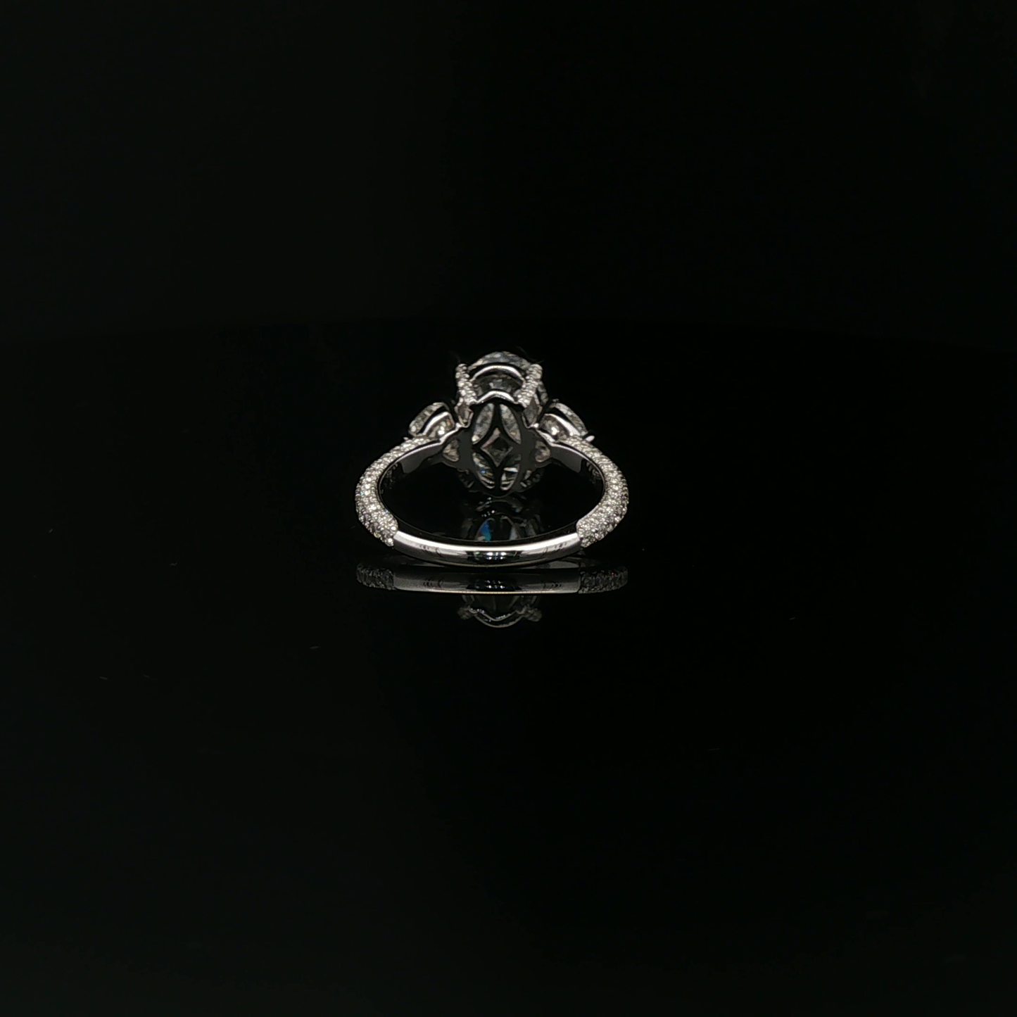 IGI Oval 2.61ct D VVS2 HS sides stone 0.25ct 18k/w