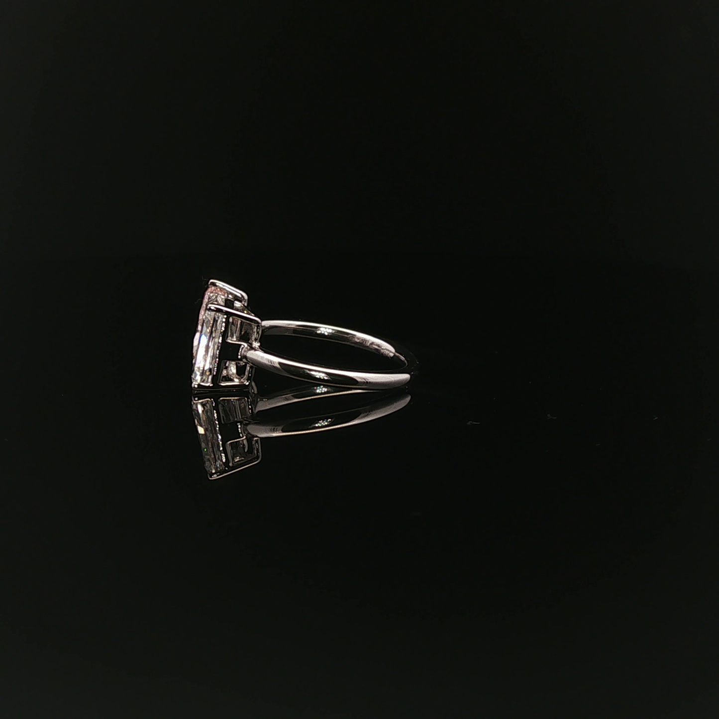Toi et Moi Ring 
PEAR 1.57ct Fancy Intense Pink + Radiant 1.71ct D - 19,900$ HKD