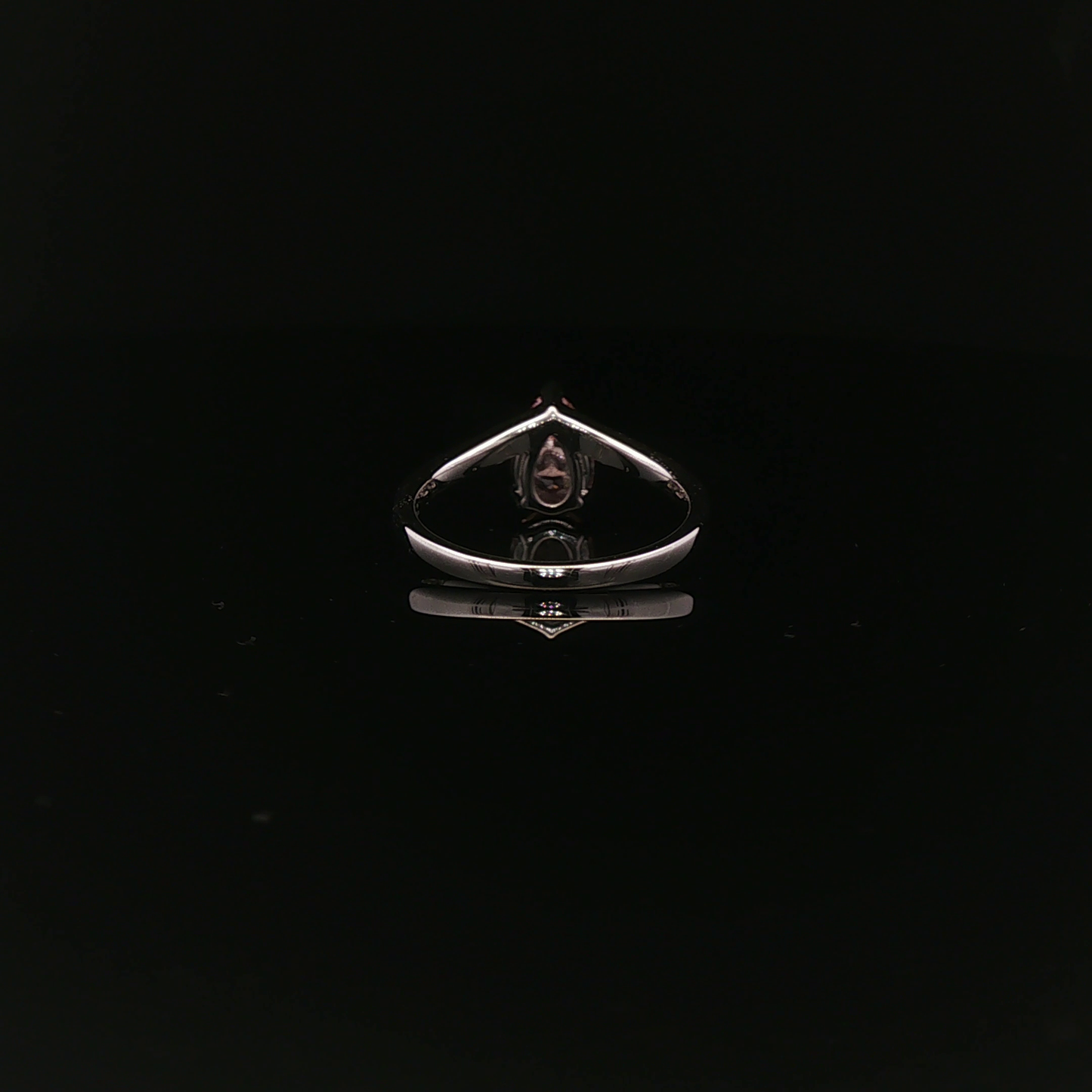 IGI Pear 1.14ct Fancy Vivid Pink VVS2 - 11,900$ HKD