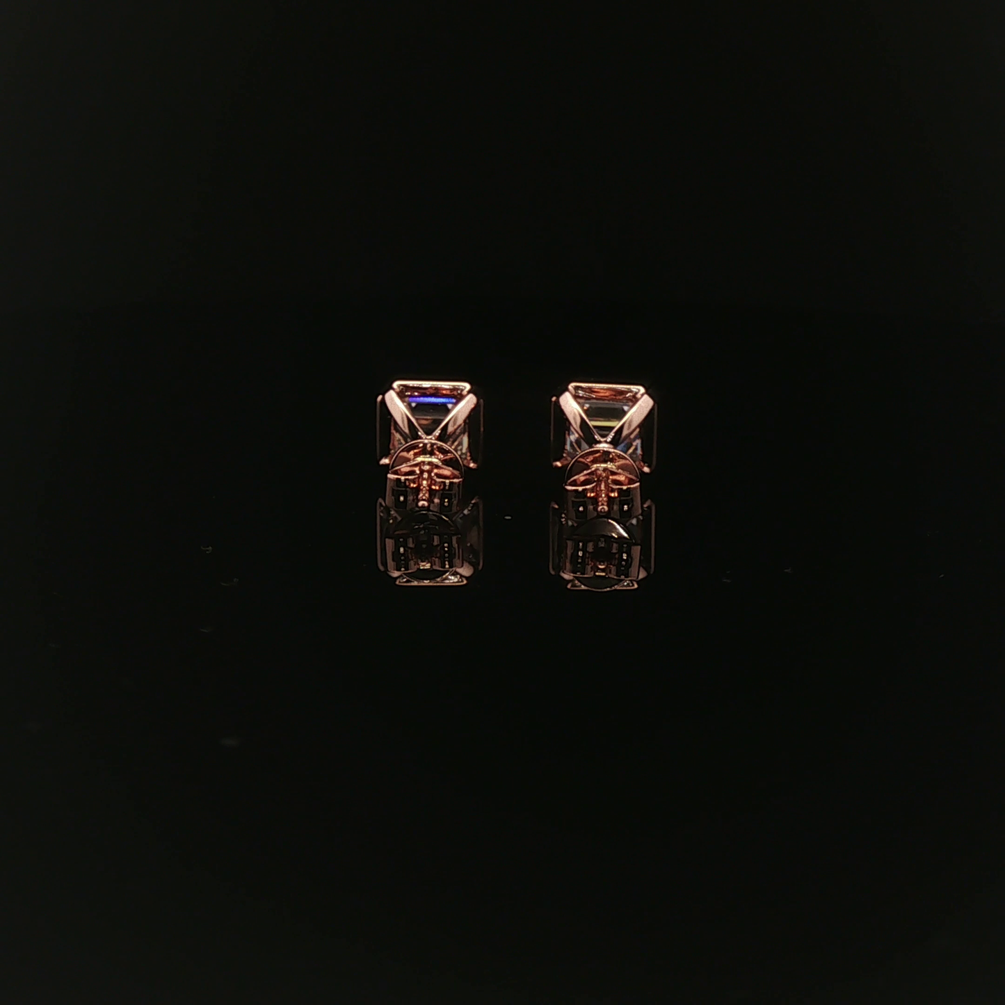 IGI Asscher 1.5ct D VVS Each - 10,500$ HKD