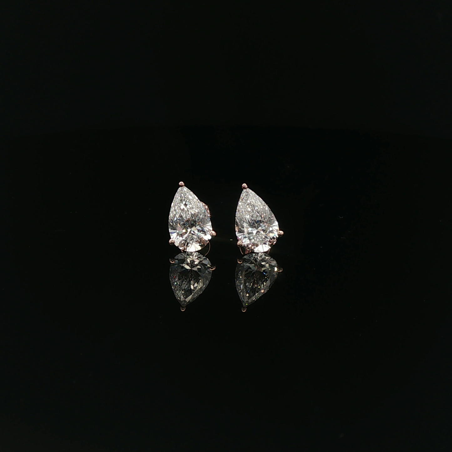 IGI Pear 1.5ct Each D VS - 10,500$ HKD