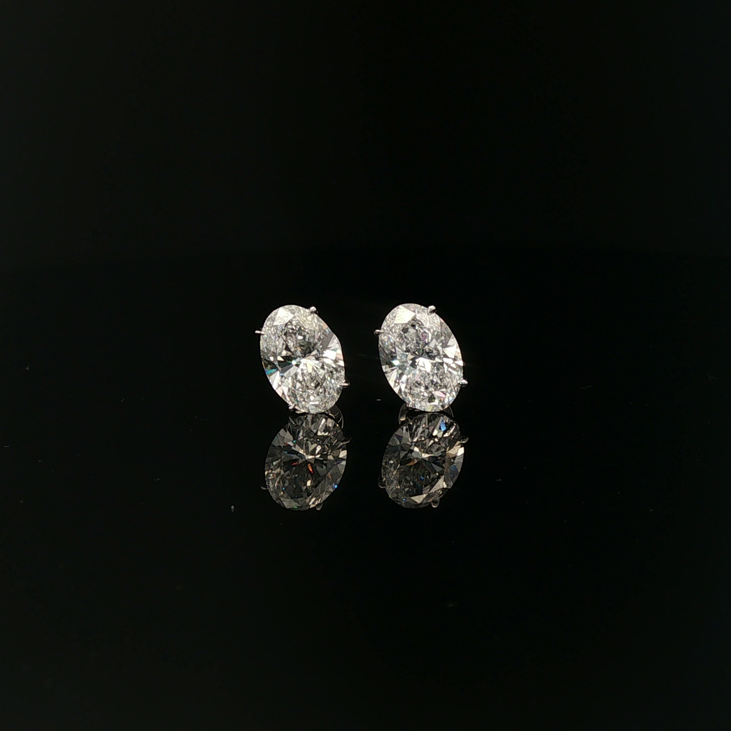 IGI Oval 2ct D VVS2 - 16,500$ HKD