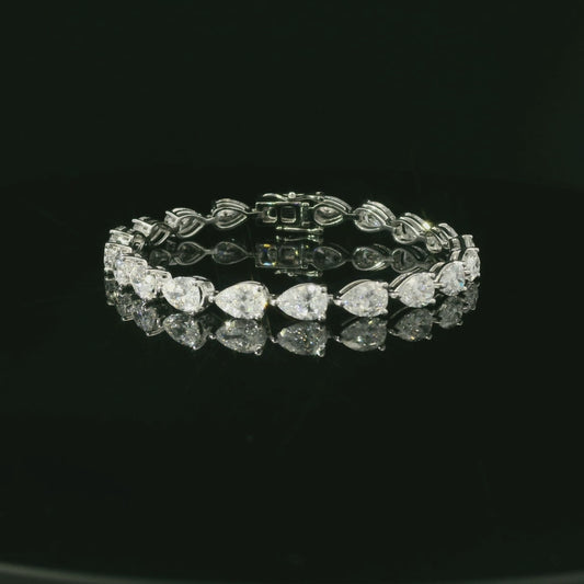 Pear 0.50ct Each - 28,900$ HKD