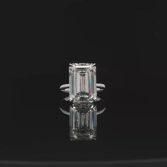 IGI Emerald 9.35ct E VVS2 18K/W