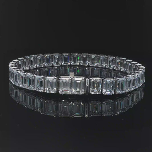 Emerald 1ct each  Tennis Bracelet in White Gold