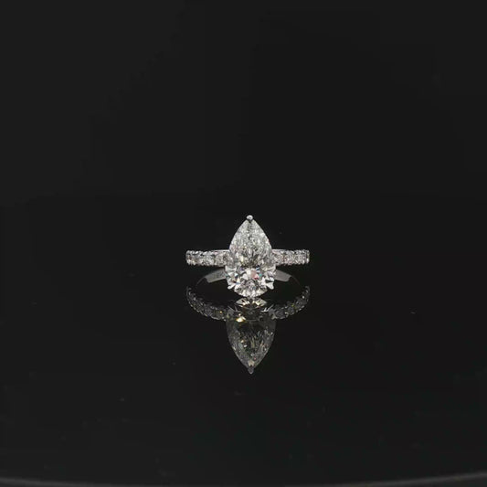IGI Pear 2.55ct D VVS2 18KW