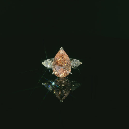 IGI PEAR 3.07ct FANCY VIVID PINK VVS2 18K W/G